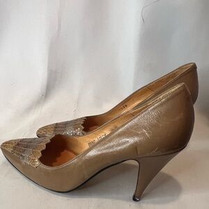 Mikelos Tan  Leather Pumps Made in Spain Size 6.5